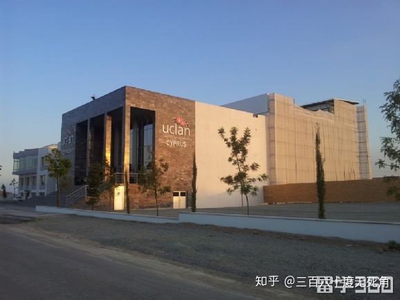 ​英国中央兰开夏大学毕业证书模板