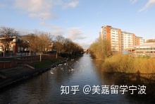 英国德蒙福特大学毕业证书模板  De Montfort University