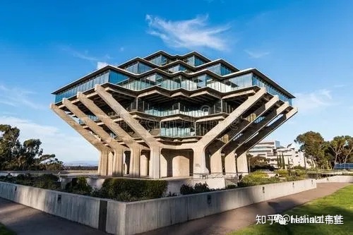 ​美国加州州立大学长滩分校毕业证书样本 (California State University)